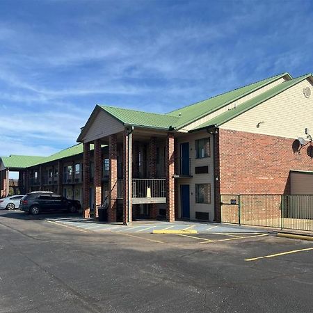Ozark Hotel Екстериор снимка