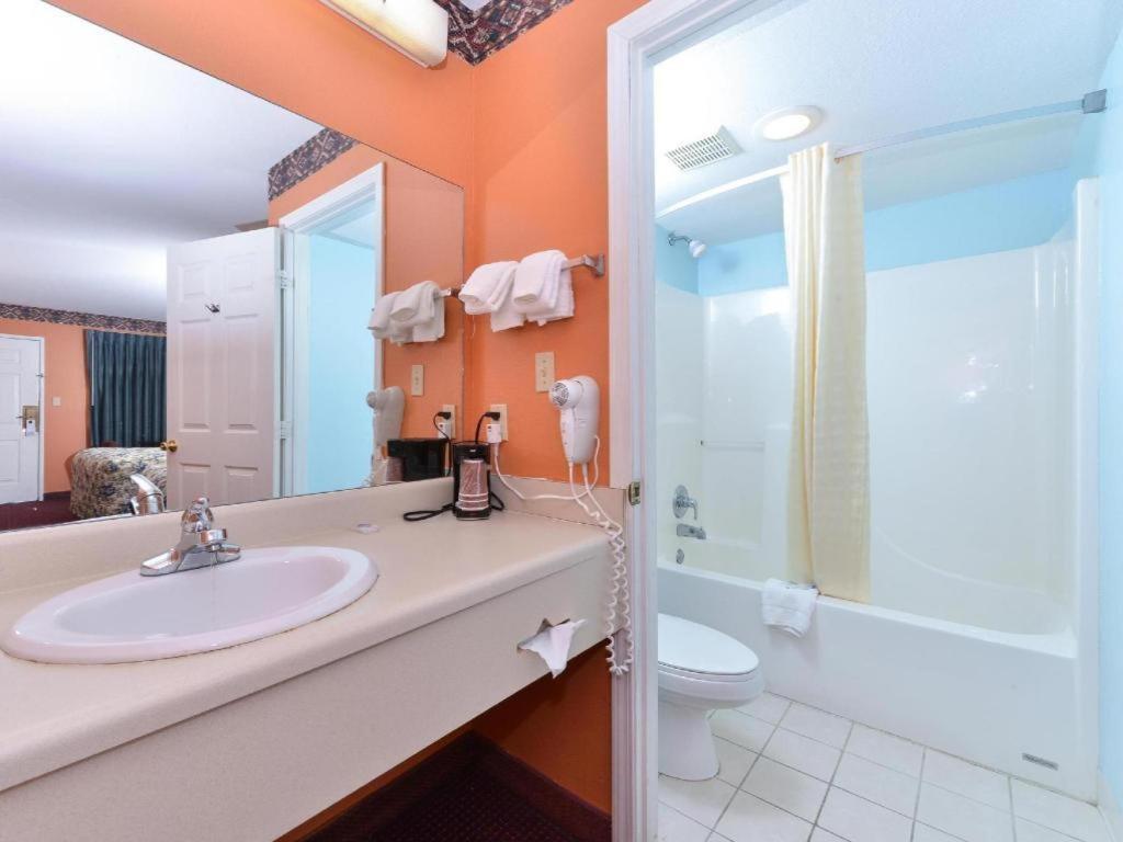 Ozark Hotel Екстериор снимка