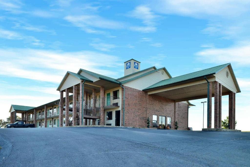 Ozark Hotel Екстериор снимка