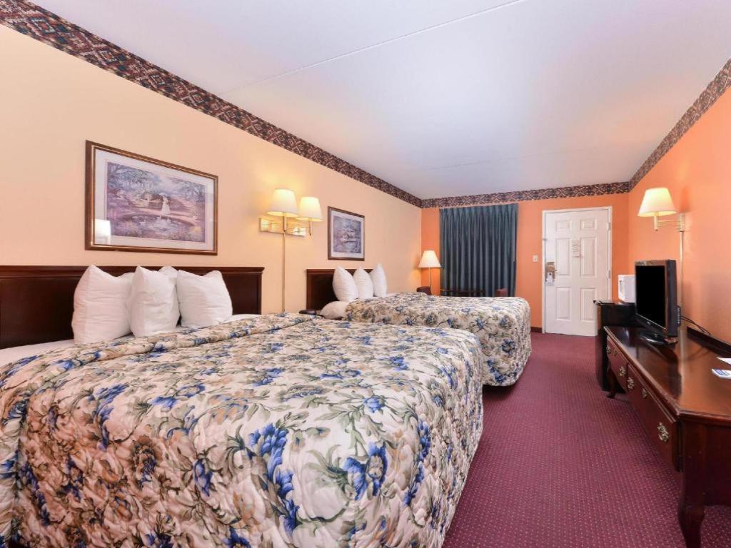 Ozark Hotel Екстериор снимка