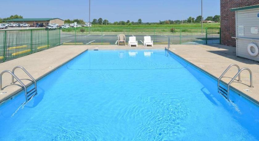 Ozark Hotel Екстериор снимка