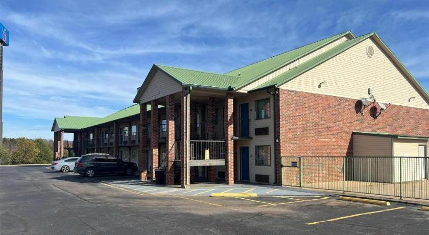 Ozark Hotel Екстериор снимка