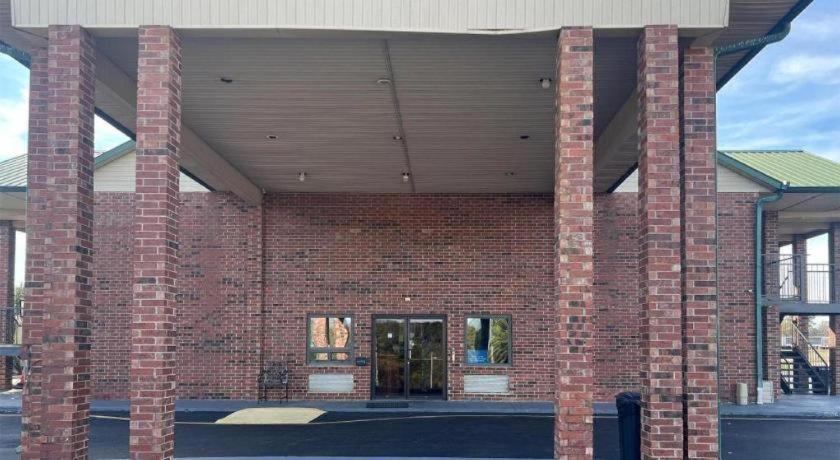Ozark Hotel Екстериор снимка