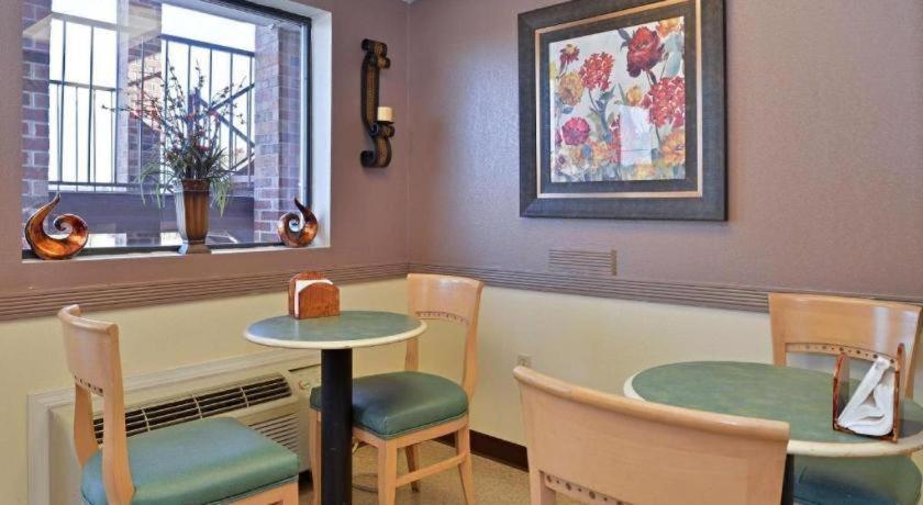 Ozark Hotel Екстериор снимка